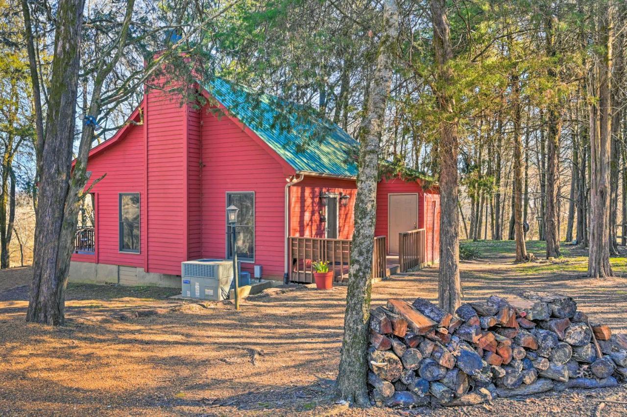 Serene Cabin With Riverfront Views And Access! Fayetteville 外观 照片